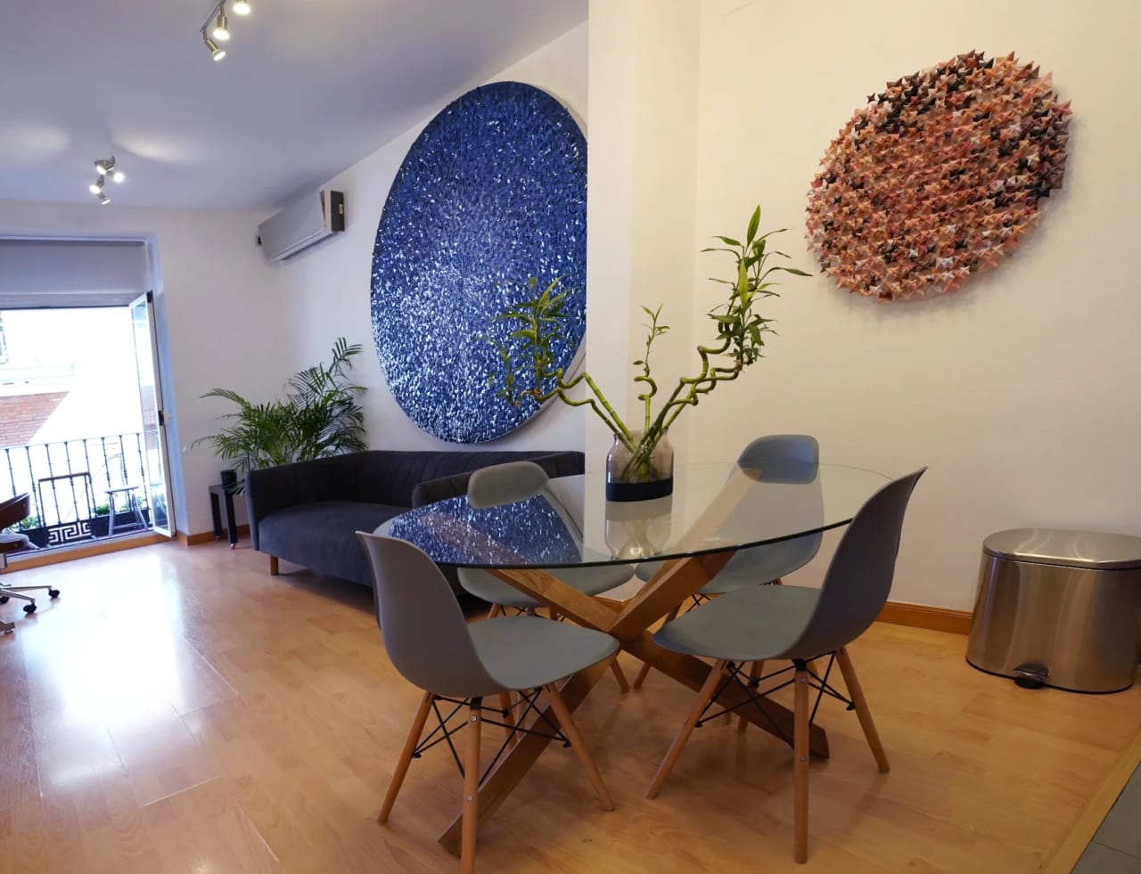 Sala y Balcón Residencia Madrid